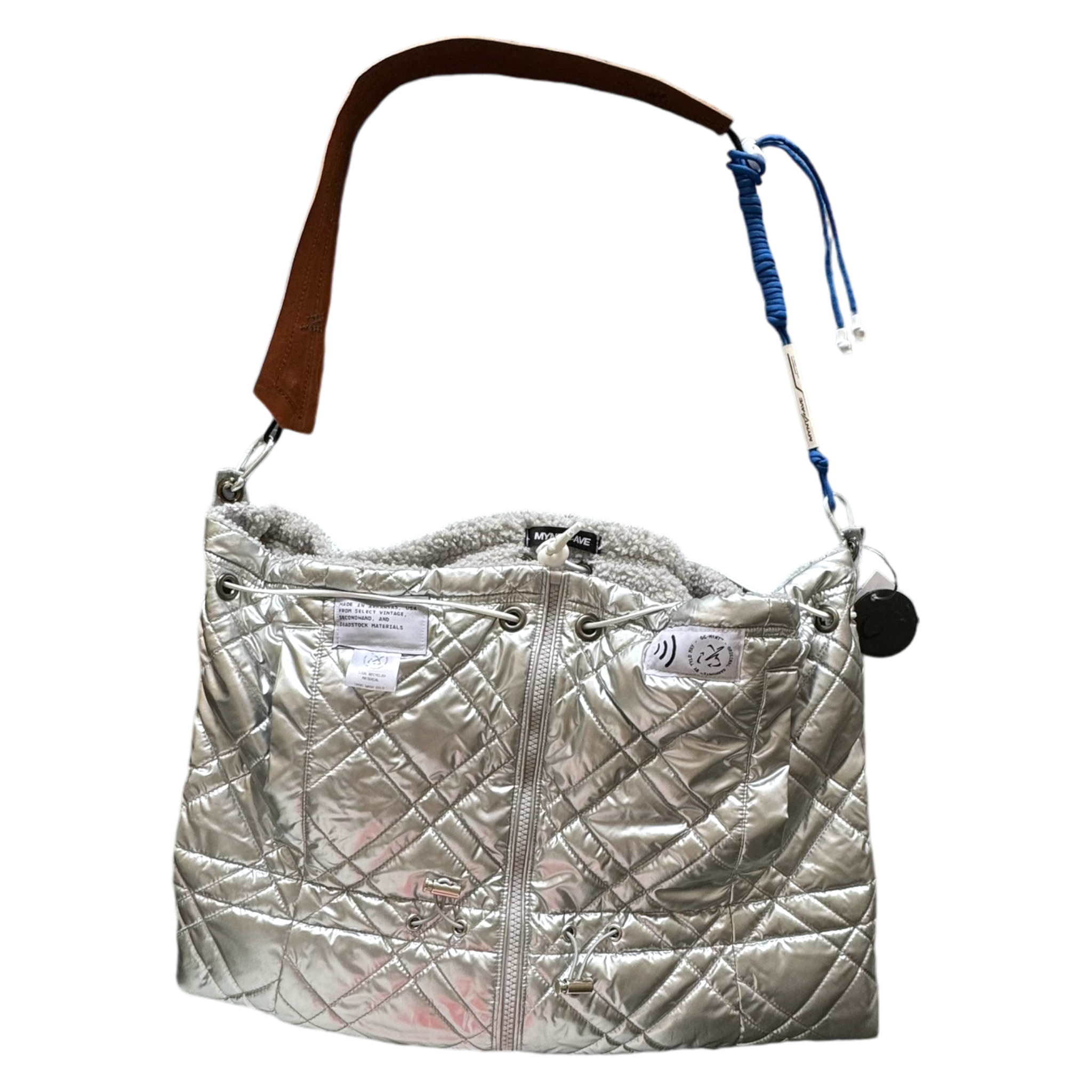 EQ-MYNT™ TRAVELER TOTE #4 (19”)