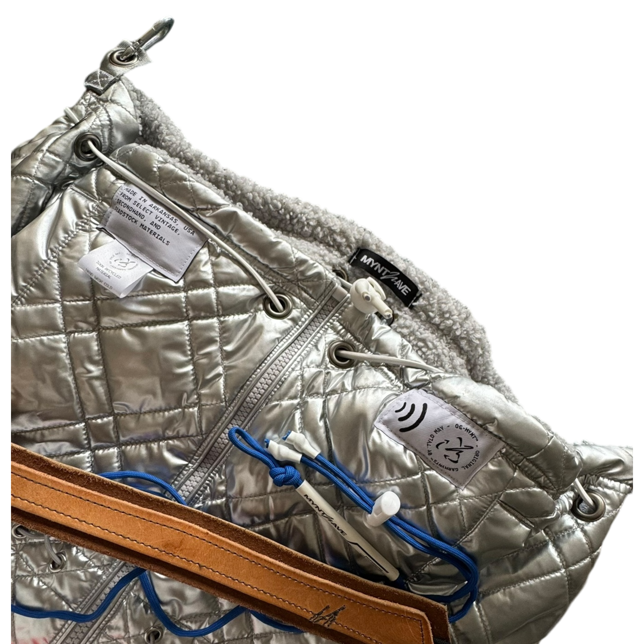 EQ-MYNT™ TRAVELER TOTE #4 (19”)